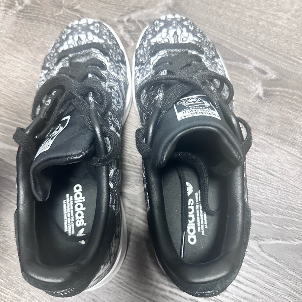 adidas Stan Smith Black and White lace tattoo Print Sneakers - Picture 5 of 9